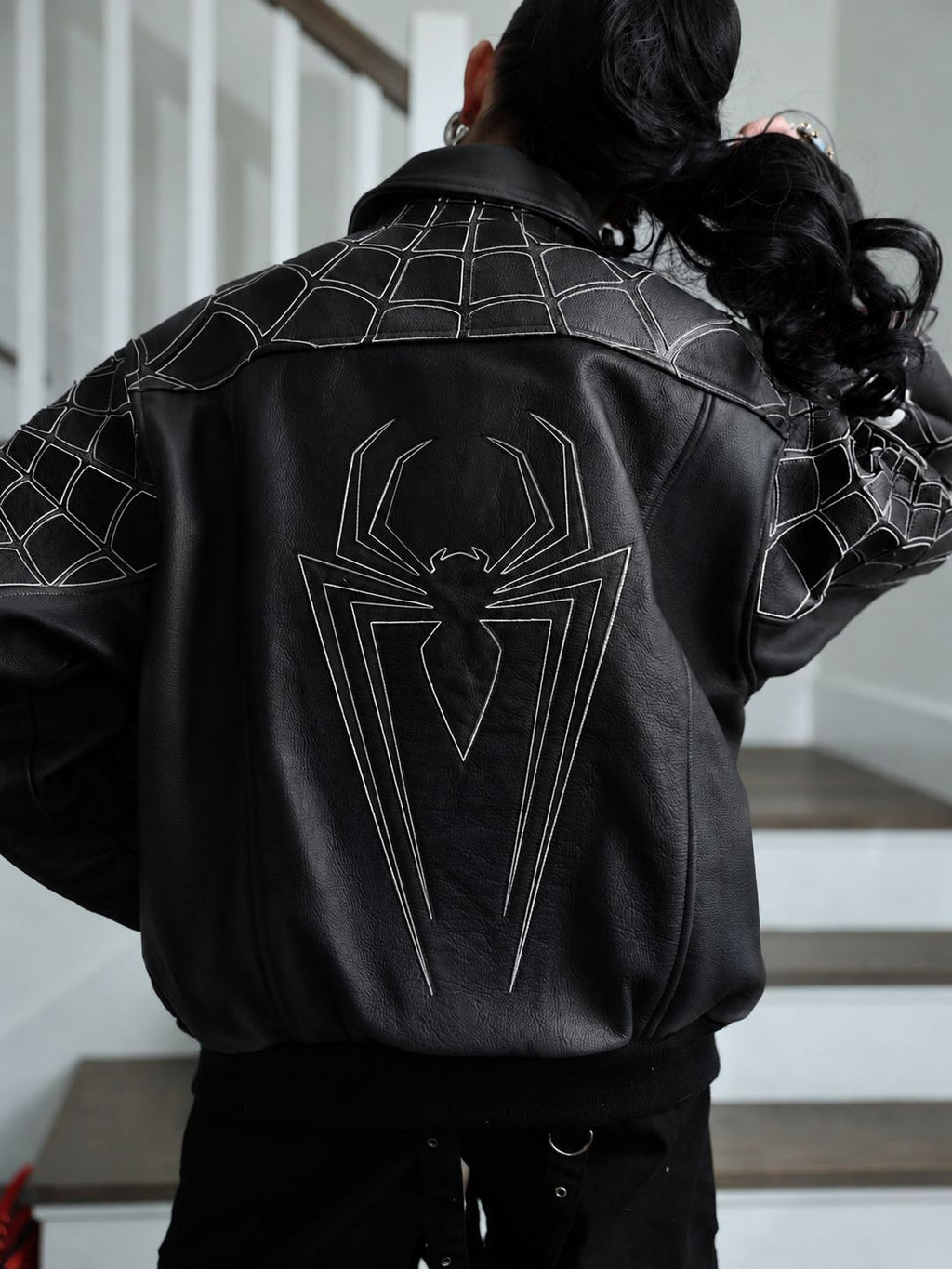 Supreme x Spider Man Leather Jacket 2026 – Negro y Blanco
